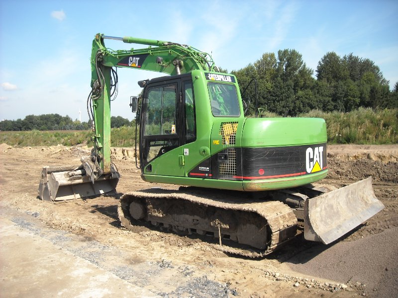 CAT 311 C U (3).jpg