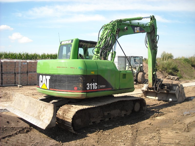 CAT 311 C U (5).jpg