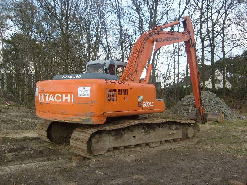 Hitachi EX 200 (2).jpg