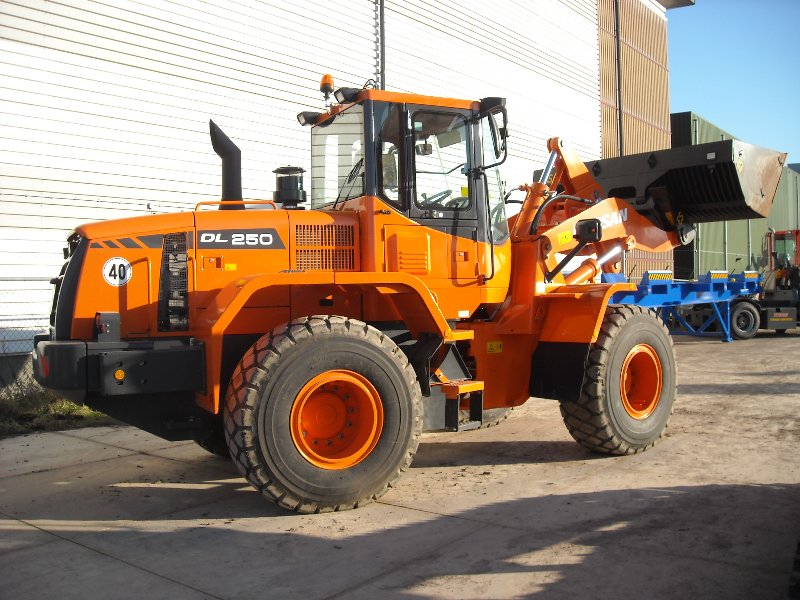 Doosan DL 250 (5).jpg