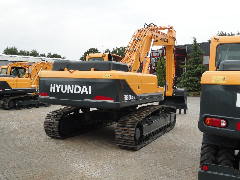 Hyundai Robex 380-9 (3).jpg