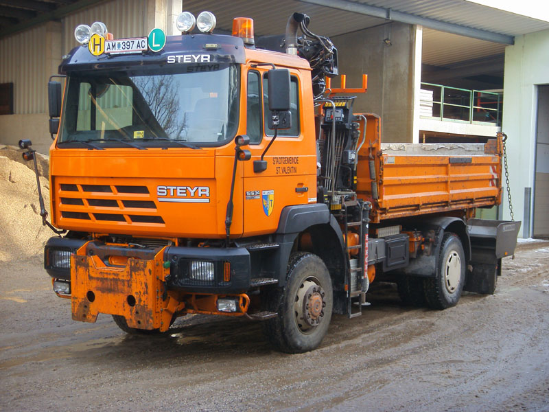  Stadtgemeinde_St_Valentin_NSK_4x4_Kipper
_Frontkran_01.jpg