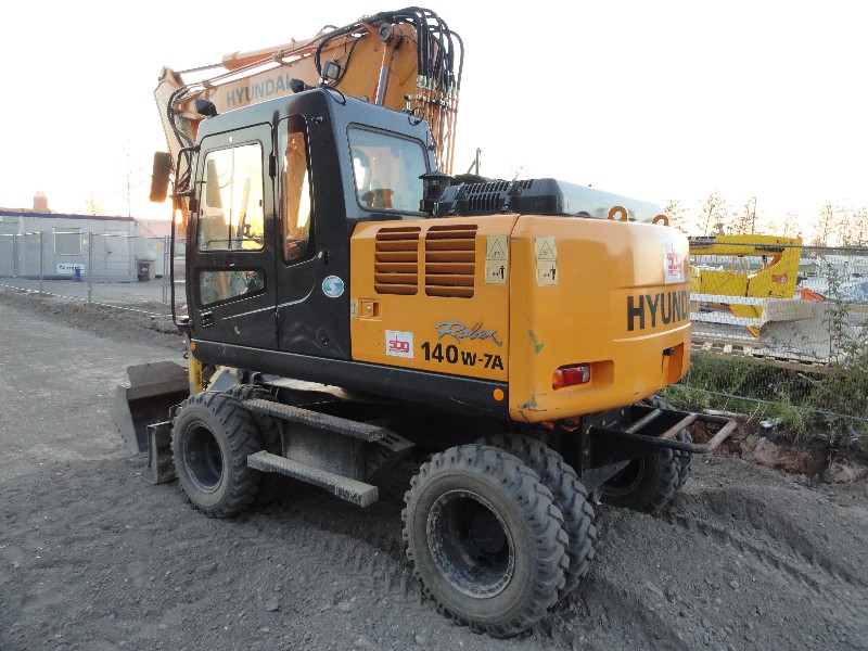 SBG Robex 140 W-7A (3).jpg