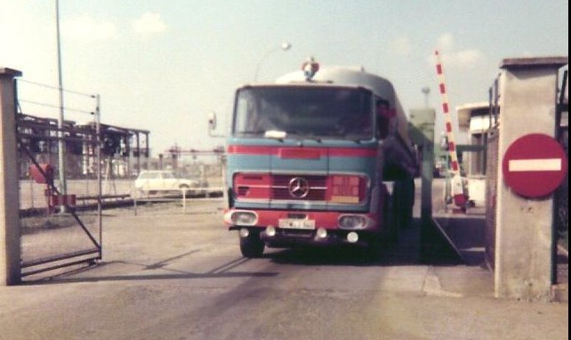 Benz-Tankzug (1974)..jpg
