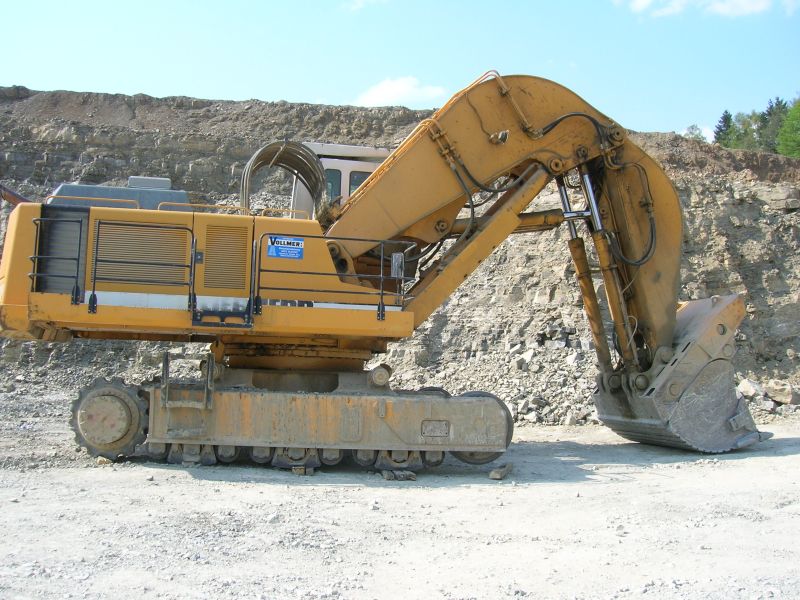 Liebherr R984B.jpg