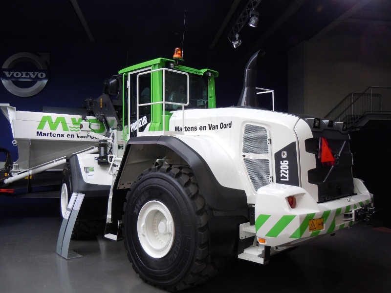 L 220 G MvO (1).jpg