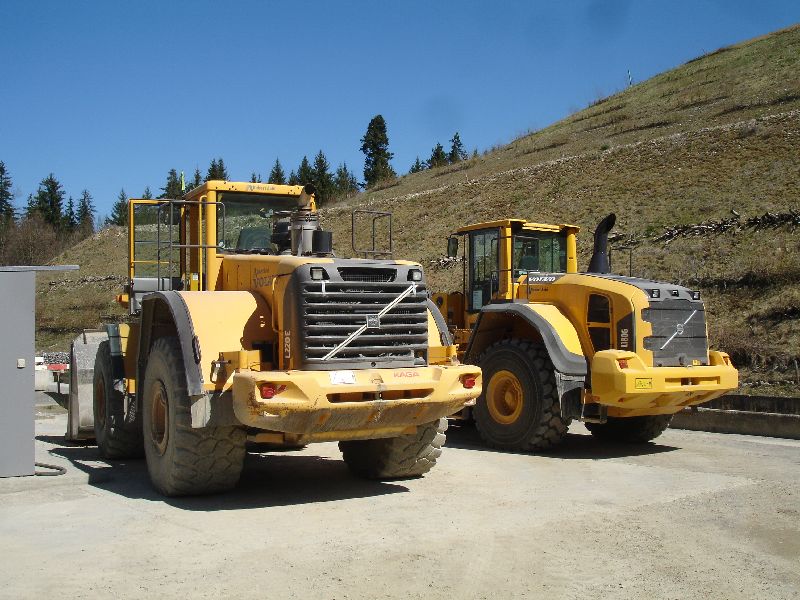 Volvo L180 G (1).jpg