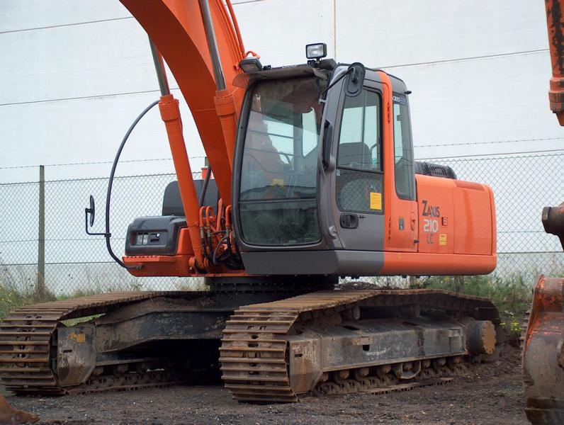 Zaxis-Hitachi ZX 210 LC.jpg