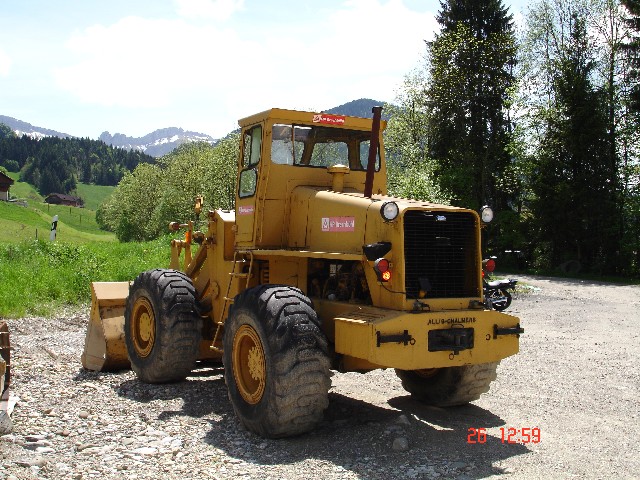 Allis Chalmers LT 645 (3).jpg