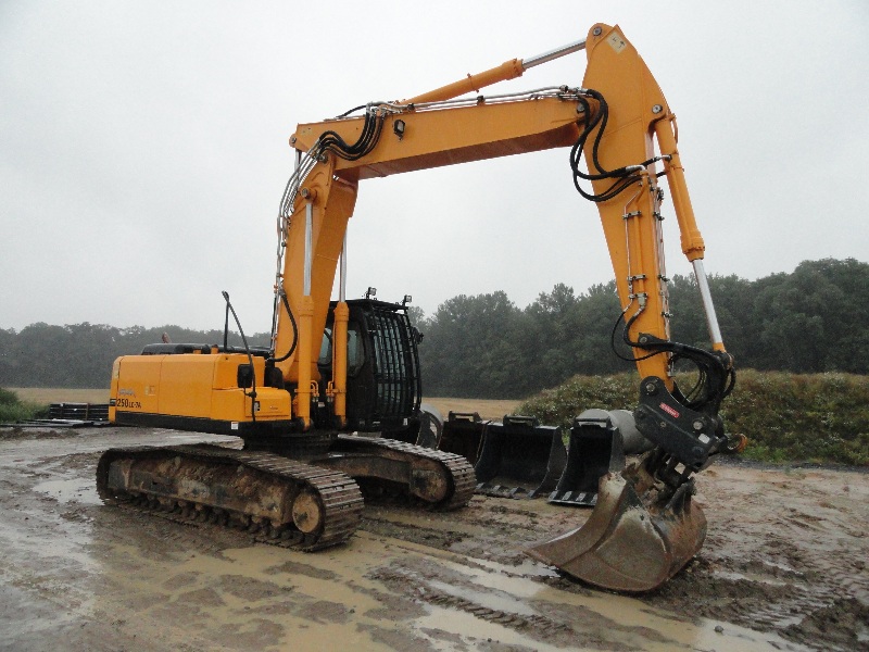 Robex 250-7A (4).jpg