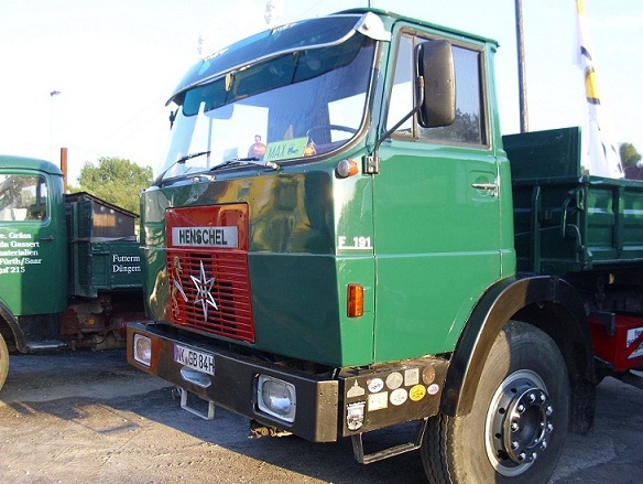 3.Henschel und Oldtimertreffen 2011 018.jpg