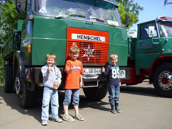 3.Henschel und Oldtimertreffen 2011 097.jpg