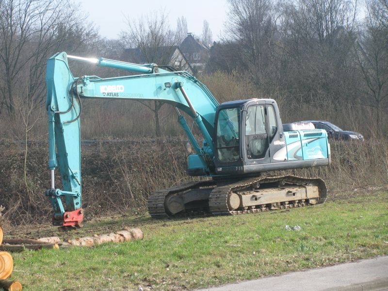 Kobelco.jpg
