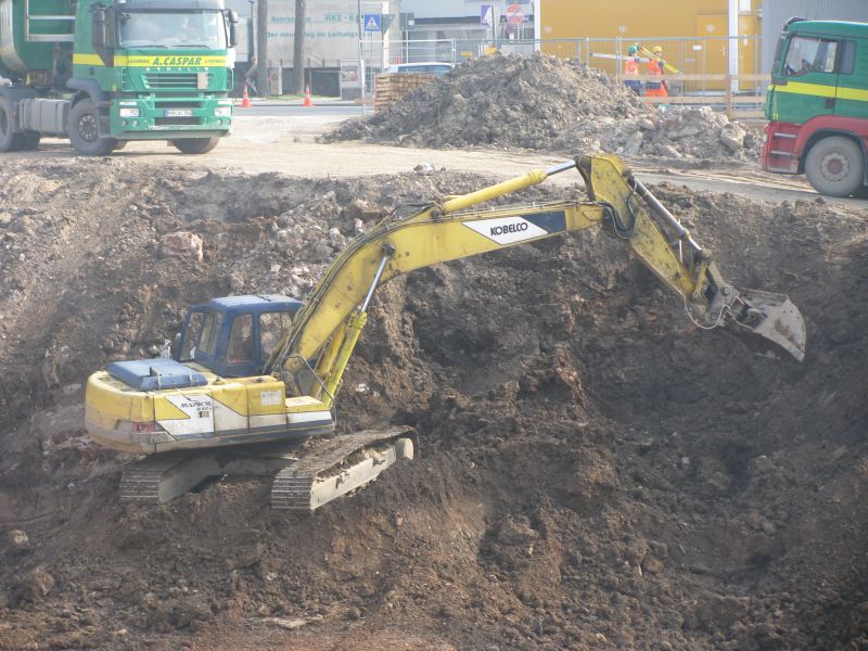 kobelco sk 210.jpg