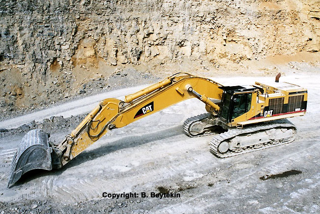 Cat_385B L_4.jpg