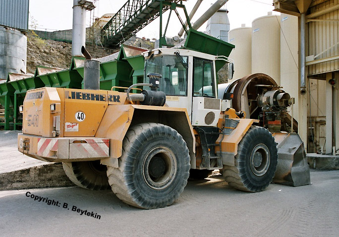 Liebherr_L541_2.jpg