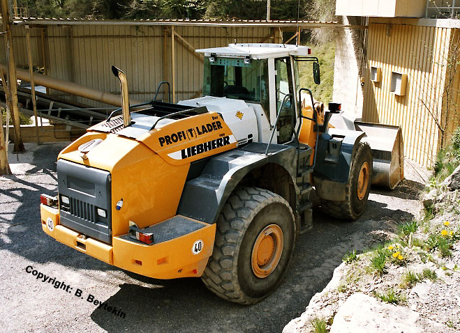 Liebherr_L580_4.jpg