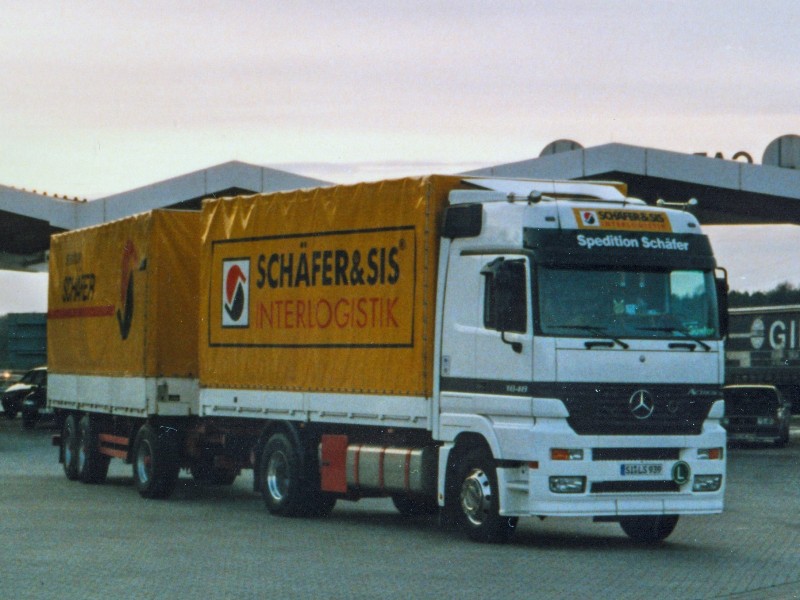 Actros 1848 Schäfer.jpg