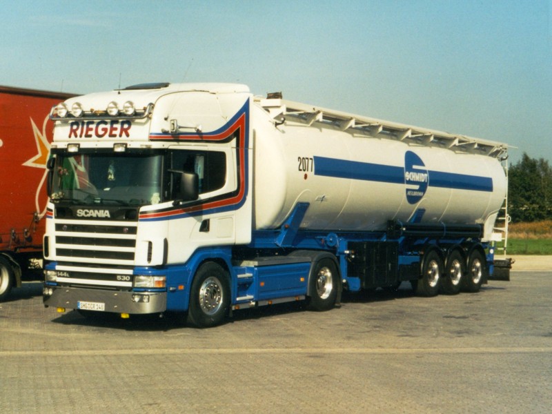 Scania 144 L Rieger Schmidt.jpg