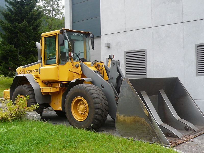 Volvo L70E - ... - Neukirchen (Österreich) - 2011-09-02 (1).jpg