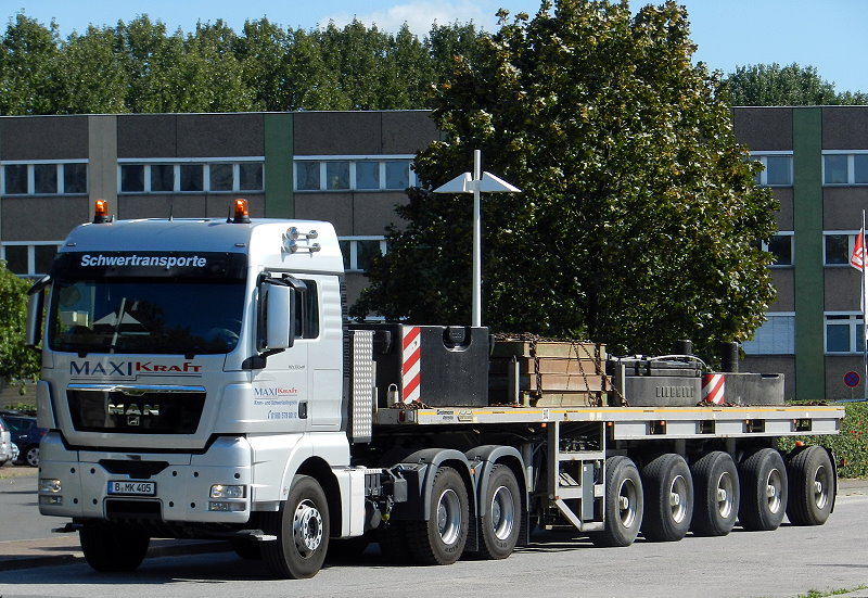 Maxi Kraft Schwertransporte, MAN TGX 33.540 XLX.jpg