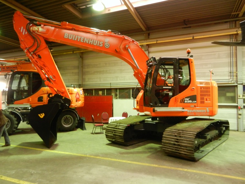 Doosan DX 235 LCR.jpg