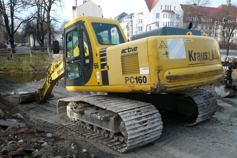 Komatsu PC160 - Krause & Co. Hoch-, Tief- und Anlagenbau GmbH - Hartmannbrücke Hartmannstr. in Chemnitz - 2011-12-31 (3).jpg