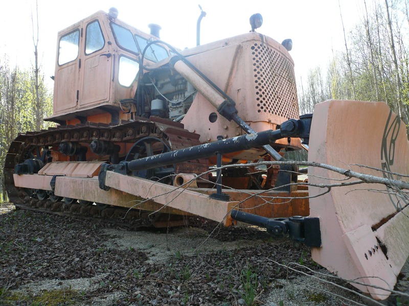 Planierraupe - Kies, Beton, Baustoffe Dieter und Gerhard Bergmann GmbH - Tagebau Dittmannsdorf - 2011-04-10 (4).jpg