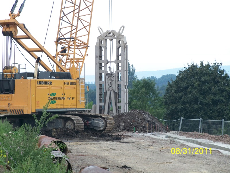 Liebherr HS885 - Zwagerman International BV - Deponie Halberstadt - 2011-08-31.jpg