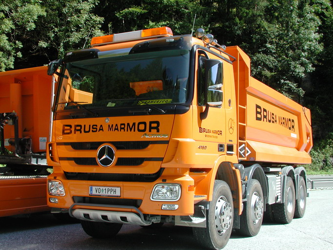 MB Actros 4160 Kipper Brusa VO1PPH.jpg