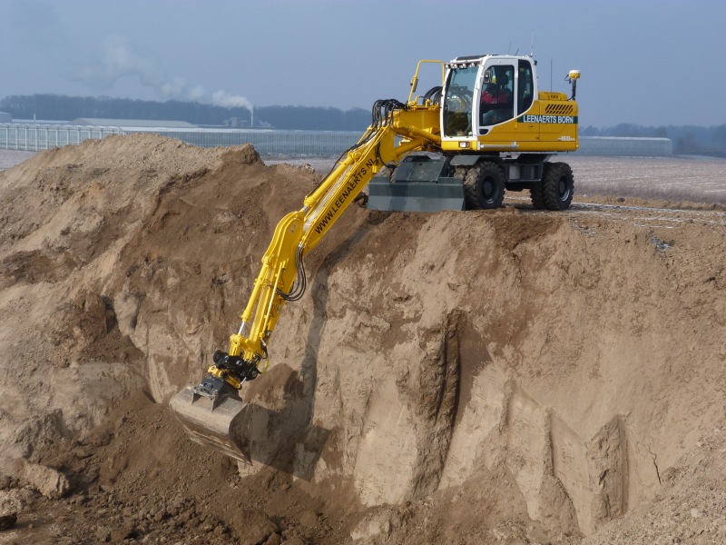 Leenaerts Robex 160-9 (5).jpg