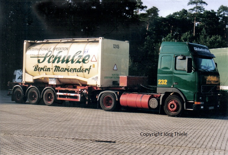 Volvo-FH12-Schulze-07-2002-01.jpg