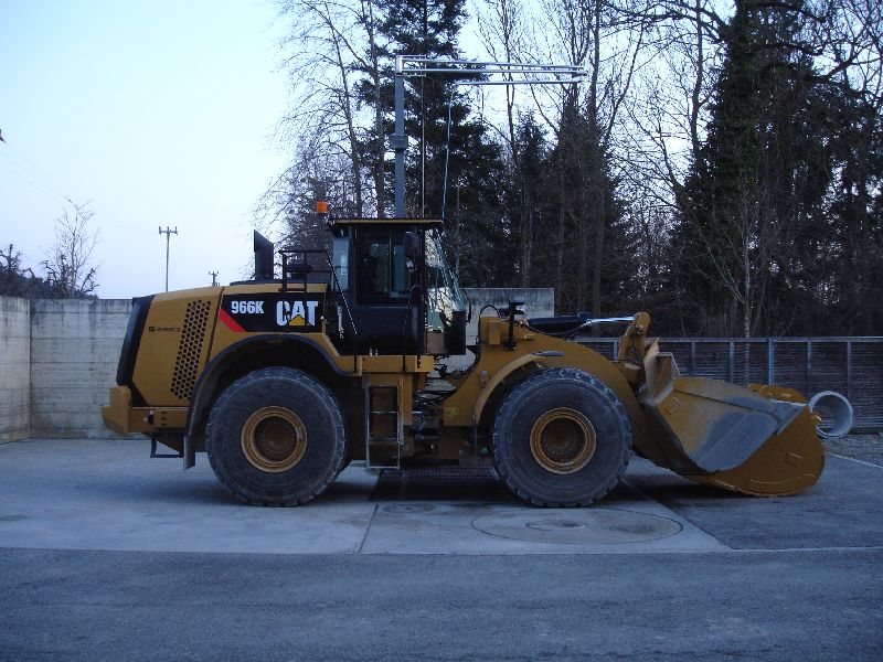 Cat 966K (2).jpg