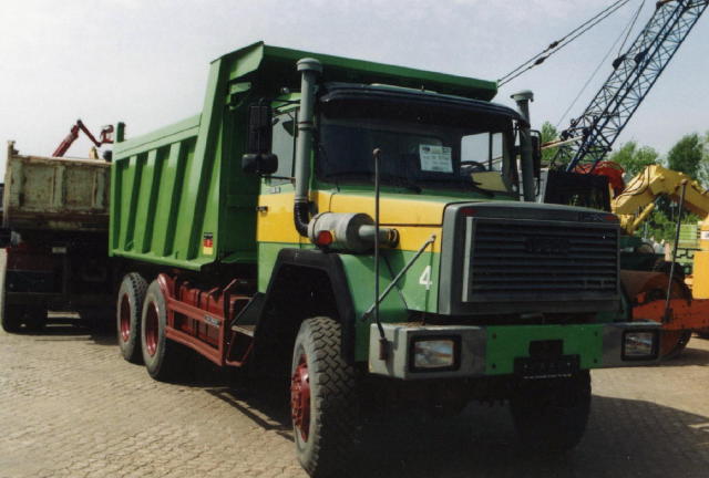 Magirus-Hauber Muldenkipper grün Bild003 (2) (2) (2).jpg