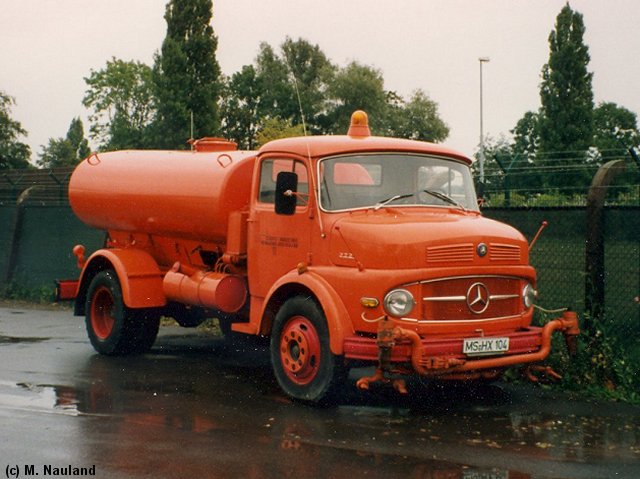 MB-L-322-Reinigungswagen-orange-1-(MN).jpg