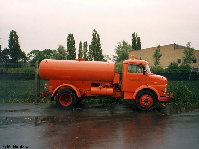 MB-L-322-Reinigungswagen-orange-2-(MN).jpg