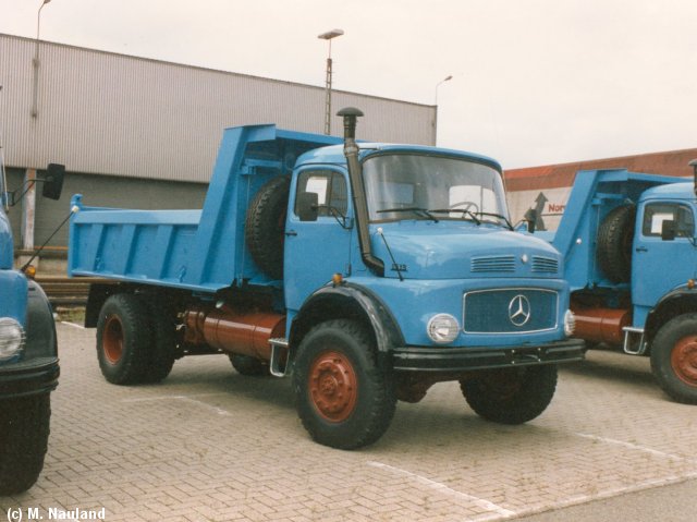 MB-L-1513-Hauber-Kipper-blau-(MN).jpg