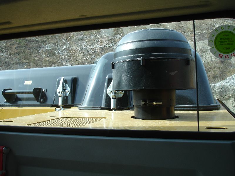 Cat 329 E (5).jpg