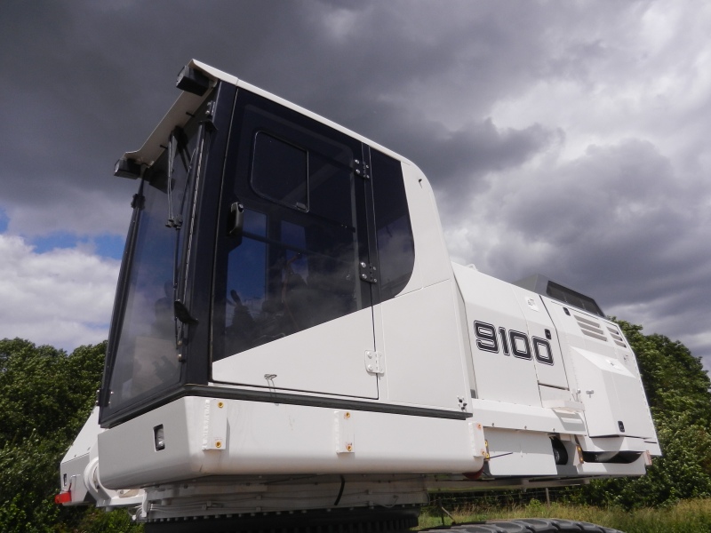 R 9100 (7).jpg