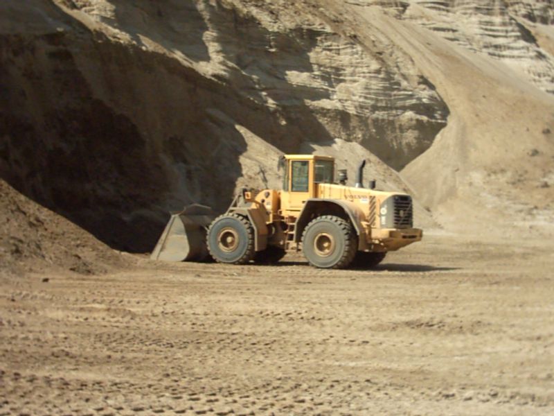 Volvo L150E.jpg