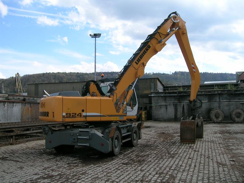 Liebherr 924 Umschlag.jpg