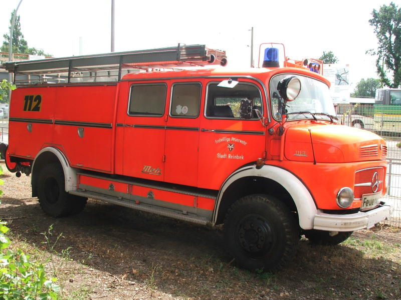 MB 1113 LF16 Leuchtrot DSC00294 (2).jpg