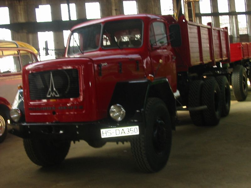 Magirus-232D26AK-110604-kr03.jpg