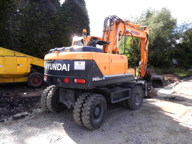 Hyundai Robex 140-9 (4).jpg