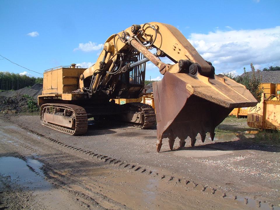 CAT 245 HL-01.jpg