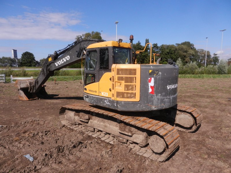 ECR 235 C K 23 (1).jpg