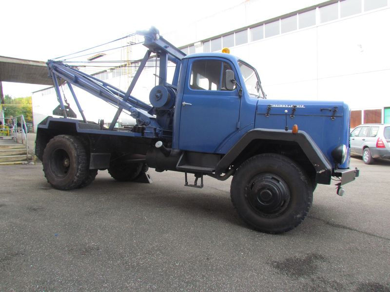  Magirus-150D10-BJxxxx-Abschlepper-blau_2
0121013_004.jpg