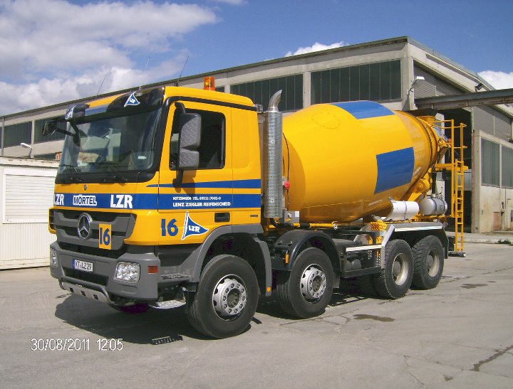  292718_168945183183697_100002046480826_3
36532_7433789_n.jpg