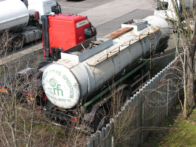 Auflieger Maas.jpg