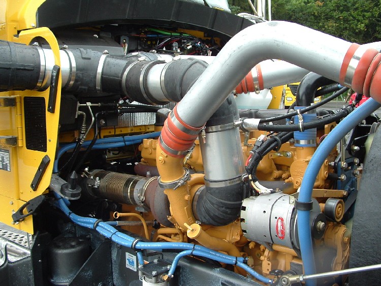 W900 Motor offen rechts vorne 1.jpg